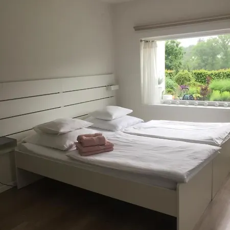 Apartment Studiovy V Zahrade Police nad Metuji